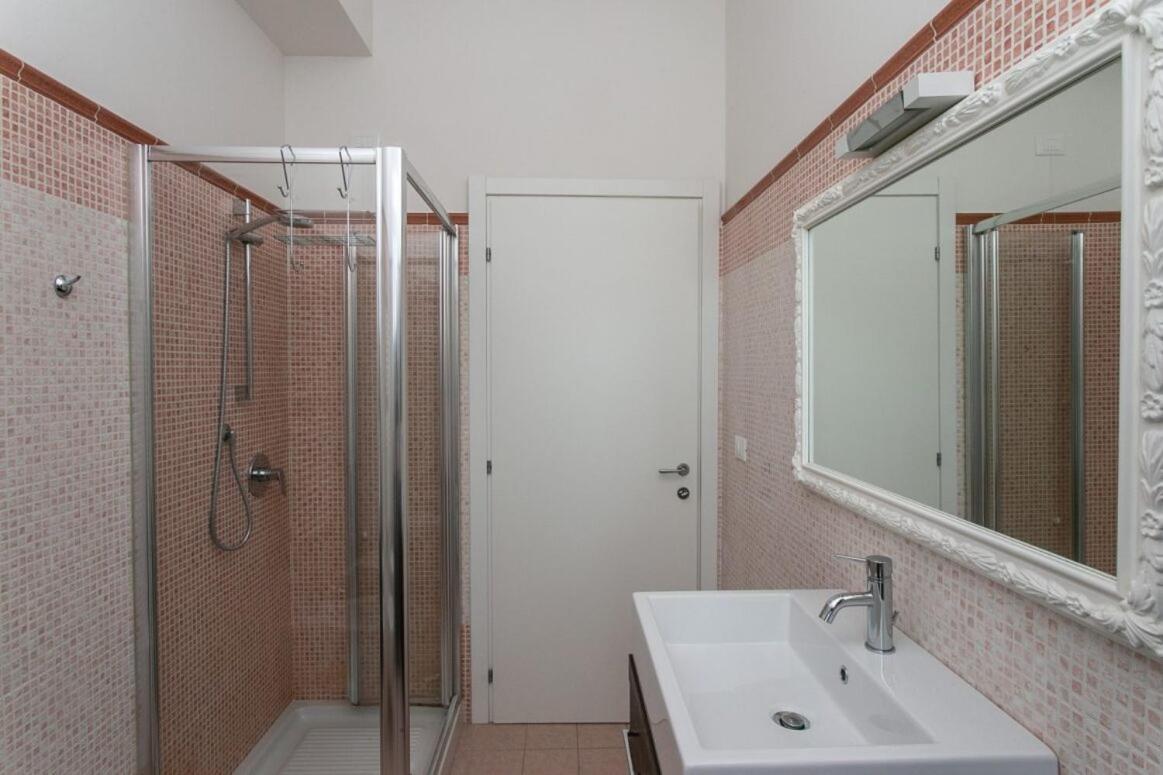 S023 - Sirolo, Magnifico Trilocale Design Con Terrazzo Apartman Kültér fotó