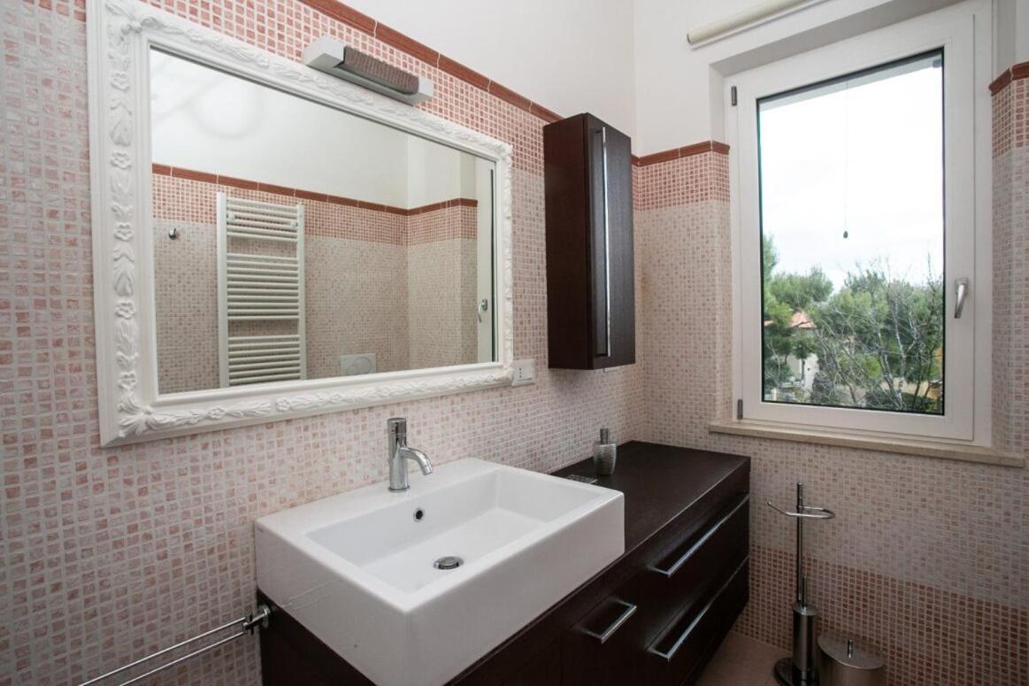 S023 - Sirolo, Magnifico Trilocale Design Con Terrazzo Apartman Kültér fotó